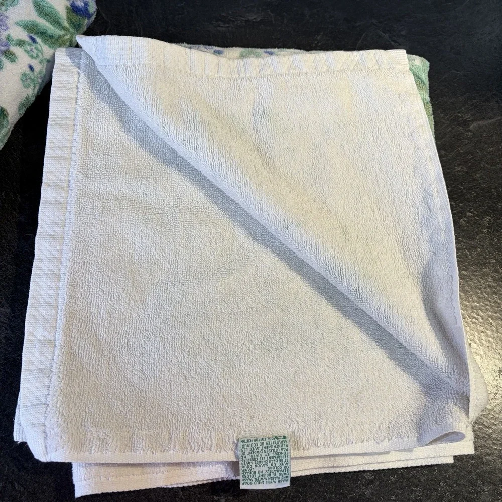 1980s Laura Ashley Bramble Berry Cotton Towel Set 2 Hand Towels 2 Bath Towels